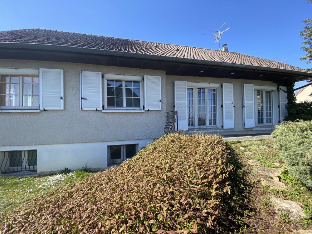 Maison de plain-pied, 6 pièces 130 m², cinq chambres, sous-sol complet, garage double, beau terrain 550 m², au calme d’une impasse, Dijon, Dijon, ARYA Immobilier