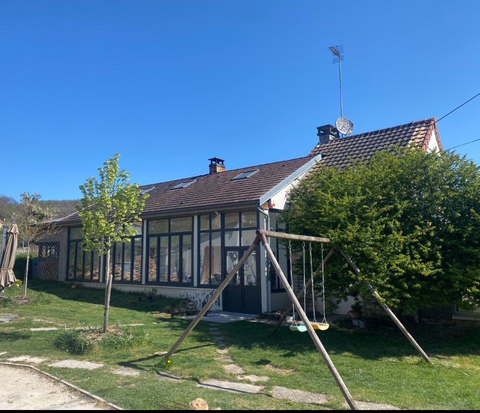 Belle maison 163 m2 en pierre alliant charme et modernité, quatre chambres, grand garage, beau terrain clos de 930m2, à Lantenay, ARYA IMMOBILIER, estimation gratuite sous 48h