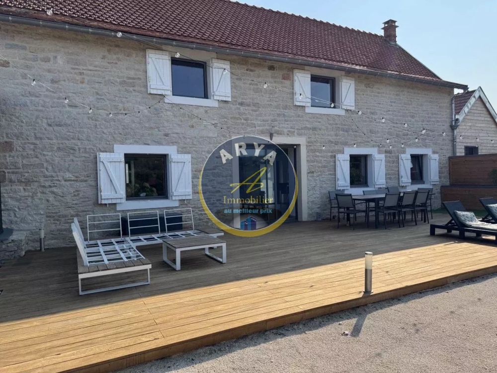Belle maison en pierre de 203 m2 avec vue dégagée et sans vis-à-vis, 6 chambres, 1200 m² de terrain à Fleurey-Sur-Ouche, ARYA IMMOBILIER, estimation gratuite sous 48 h