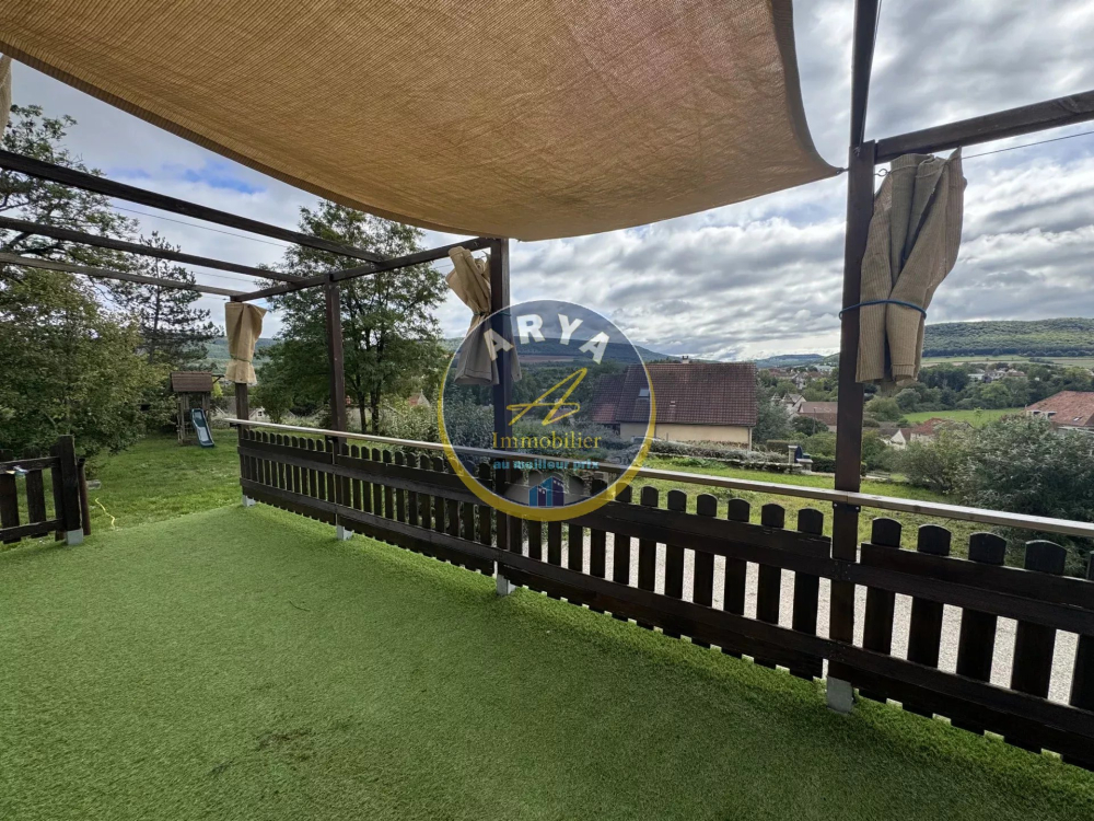 Maison avec cachet de 92m2 et belle vue sur la vallée de l’Ouche, 3 chambres, terrasse de 30m2, ARYA Immobilier, estimation gratuite sous 48 h