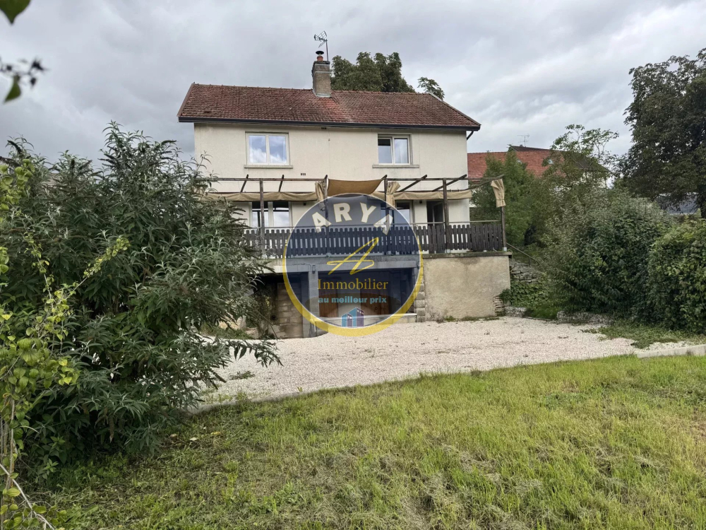 Maison en pierre avec cachet de 92m2 à Fleurey-sur-Ouche avec vue panoramique sur la vallée , 3 chambres, terrasse de 30m2,