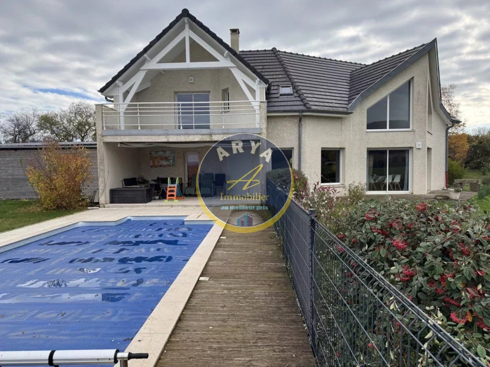 Maison lumineuse avec vue panoramique à URCY, ARYA immobilier estimation sous 48h