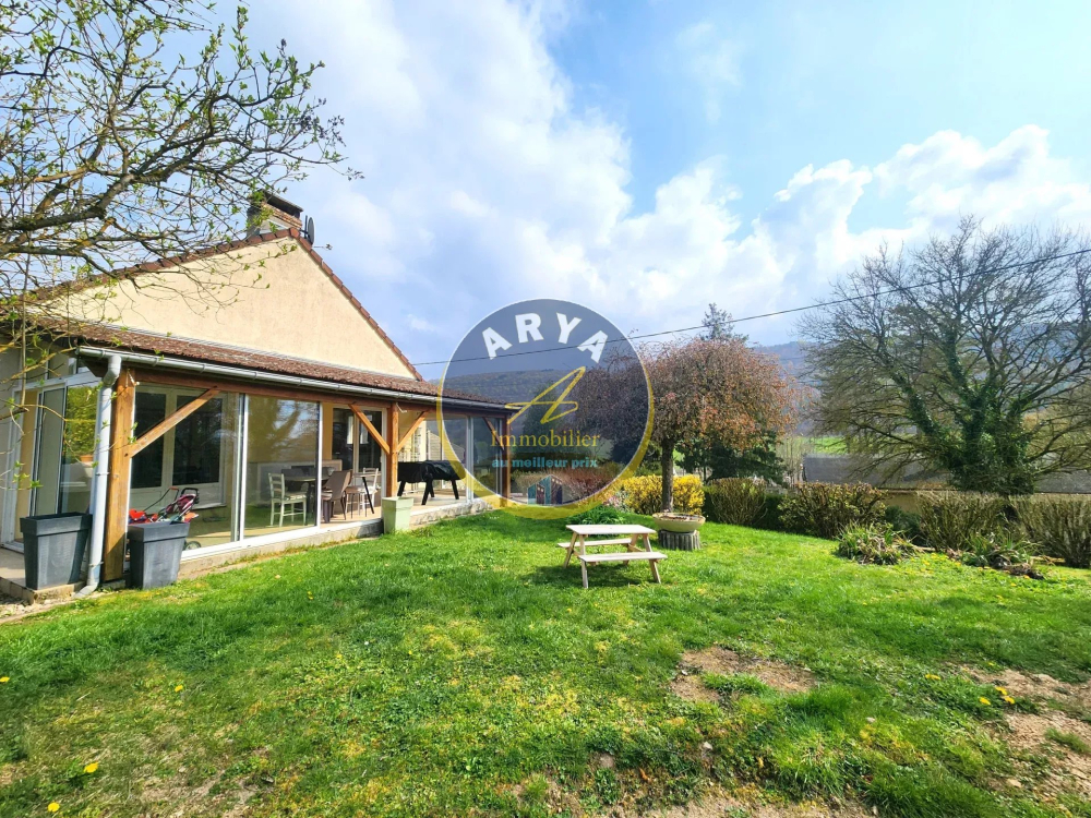 Belle maison de plain-pied sur sous-sol complet, grande véranda, belle vue sans vis-à-vis, Saint-Victor- Sur-Ouche