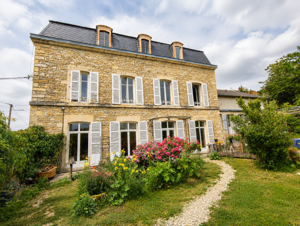 Belle demeure en pierre avec grand terrain , Dijon, ARYA Immobilier