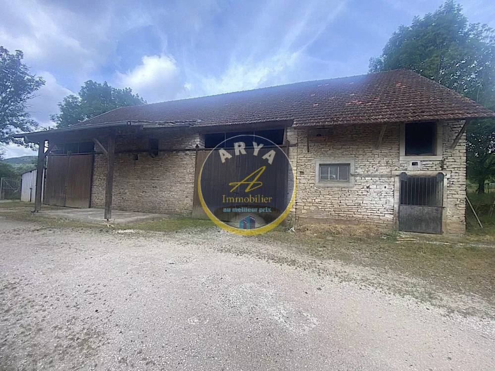 Au cœur de Fleurey-sur-Ouche, découvrez cette belle bâtisse de 430 m2 en pierre pleine de potentiel, Estimation gratuite sous 48h, ARYA Immobilier