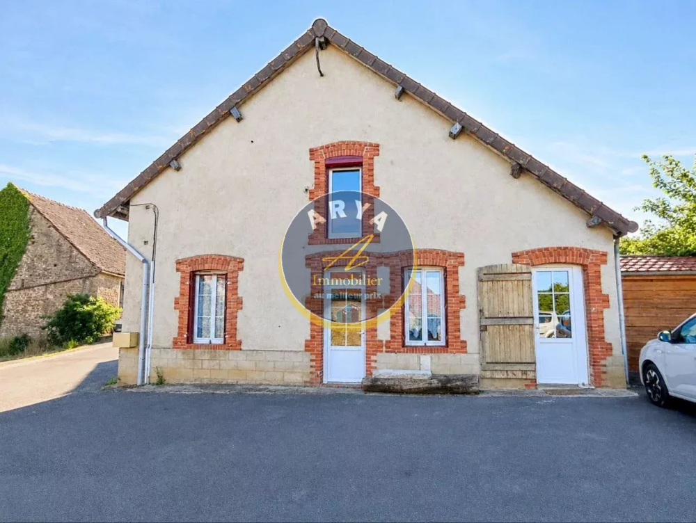 Jolie maison ancienne entièrement rénovée avec trois chambres et une grange, ARYA Immobilier, estimation gratuite sous 48h