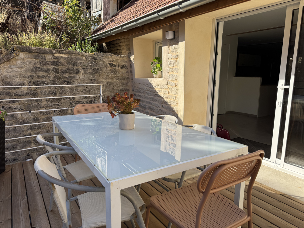 Maison en pierre avec cachet – Terrasse 70 m² – Terrasse, patio et sous-sol garage – Fleurey-sur-Ouche
