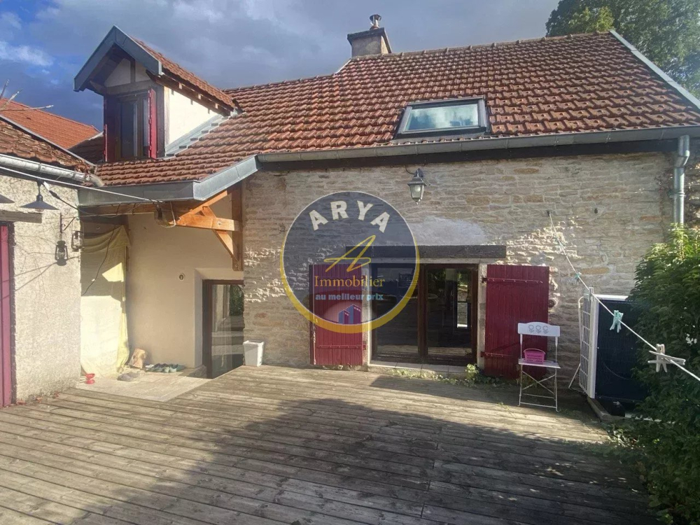 Charmante maison en pierre avec jardin et terrasse sans vis-à-vis — Ancey, ARYA Immobilier, estimation gratuite sous 48h