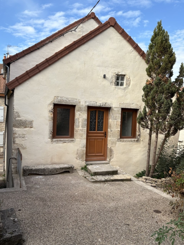 Maison de village en pierre entièrement rénovée, Dijon, ARYA Immobilier
