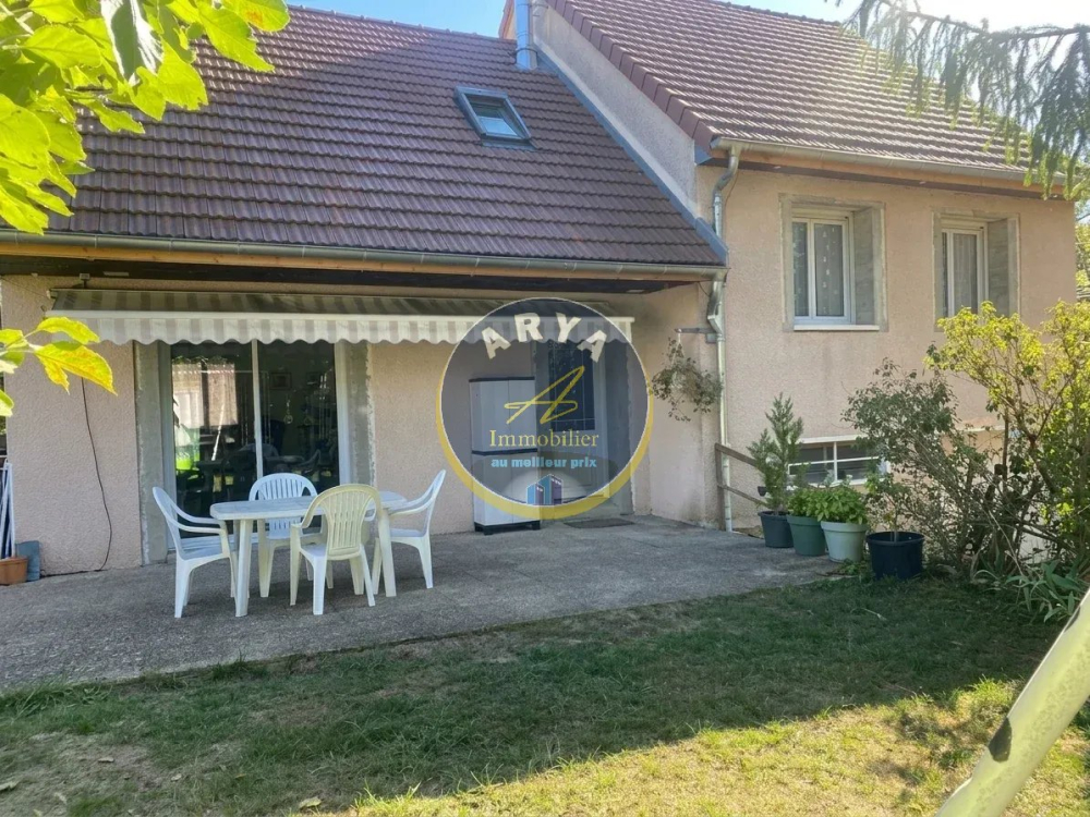 Belle maison avec quatre chambres sur un beau terrain au calme sans vis-à-vis, ARYA Immobilier, Estimation gratuite sous 48h