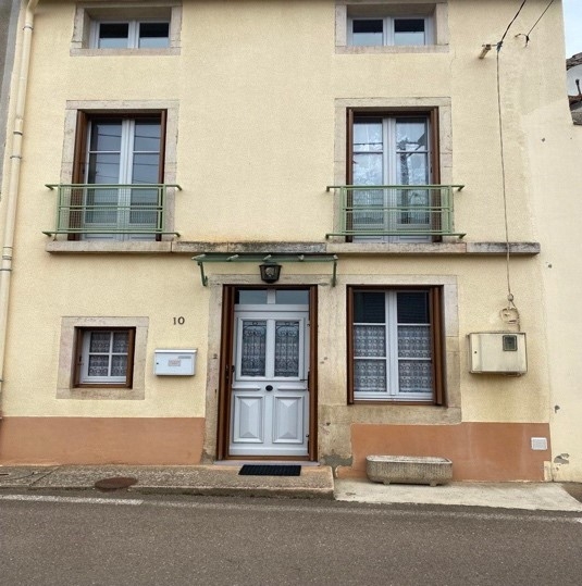 RECEMMENT VENDUE / Maison en pierre de 60 m², grande grange, dépendance et garage à LANTENAY, Dijon, ARYA Immobilier