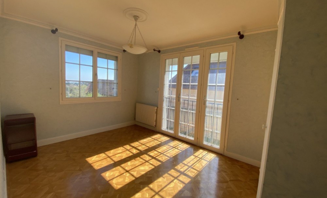 Maison de plain-pied, 6 pièces 130 m², cinq chambres, sous-sol complet, garage double, beau terrain 550 m², au calme d’une impasse, Dijon, Dijon, ARYA Immobilier