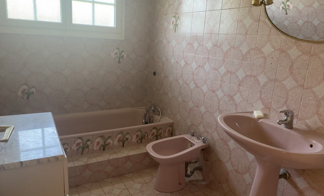 Maison de plain-pied, 6 pièces 130 m², cinq chambres, sous-sol complet, garage double, beau terrain 550 m², au calme d’une impasse, Dijon, Dijon, ARYA Immobilier