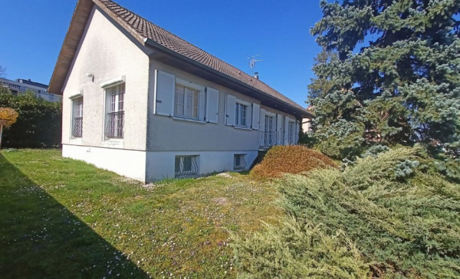 Maison de plain-pied, 6 pièces 130 m², cinq chambres, sous-sol complet, garage double, beau terrain 550 m², au calme d’une impasse, Dijon, Dijon, ARYA Immobilier
