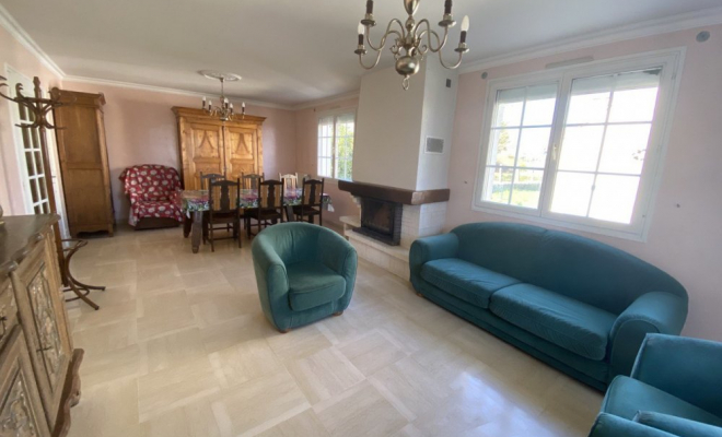 Maison de plain-pied, 6 pièces 130 m², cinq chambres, sous-sol complet, garage double, beau terrain 550 m², au calme d’une impasse, Dijon, Dijon, ARYA Immobilier