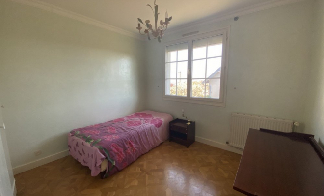 Maison de plain-pied, 6 pièces 130 m², cinq chambres, sous-sol complet, garage double, beau terrain 550 m², au calme d’une impasse, Dijon, Dijon, ARYA Immobilier