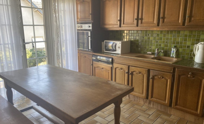 Maison de plain-pied, 6 pièces 130 m², cinq chambres, sous-sol complet, garage double, beau terrain 550 m², au calme d’une impasse, Dijon, Dijon, ARYA Immobilier