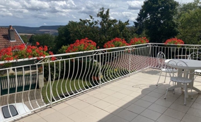 Belle maison 95 m2, grande terrasse 20m² au calme avec belle vue sans vis- à- vis, beau terrain clos, à Ancey à 4 KM Fleurey-sur-Ouche, Dijon, ARYA Immobilier