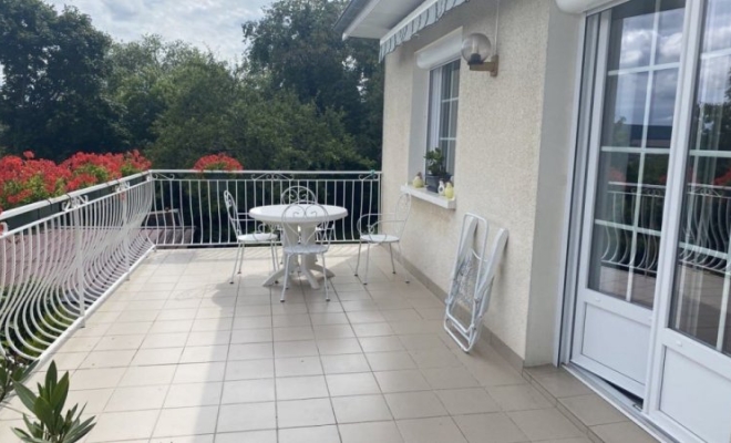 Belle maison 95 m2, grande terrasse 20m² au calme avec belle vue sans vis- à- vis, beau terrain clos, à Ancey à 4 KM Fleurey-sur-Ouche, Dijon, ARYA Immobilier