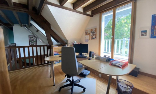 Maison spacieuse avec cinq chambres, au calme à Asnières-Lès-Dijon, terrasses sans vis à vis, jardin arboré et garage, Dijon, ARYA Immobilier