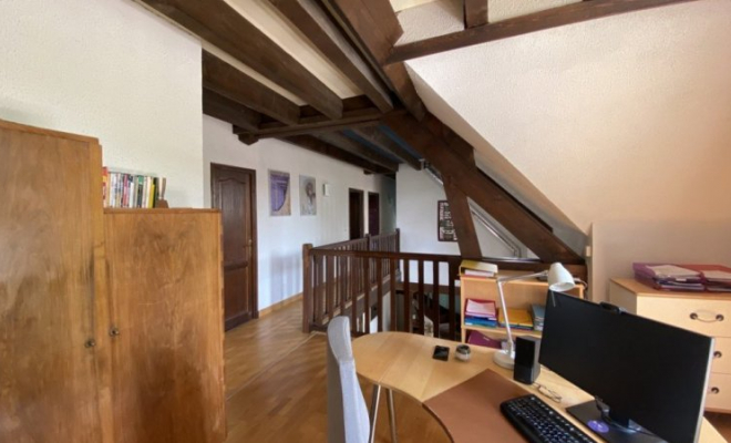 Maison spacieuse avec cinq chambres, au calme à Asnières-Lès-Dijon, terrasses sans vis à vis, jardin arboré et garage, Dijon, ARYA Immobilier