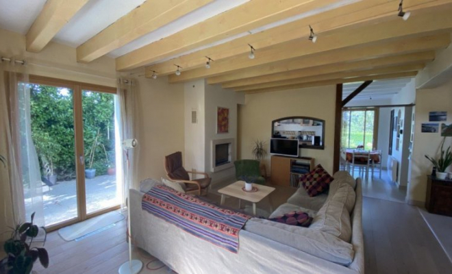 Maison spacieuse avec cinq chambres, au calme à Asnières-Lès-Dijon, terrasses sans vis à vis, jardin arboré et garage, Dijon, ARYA Immobilier
