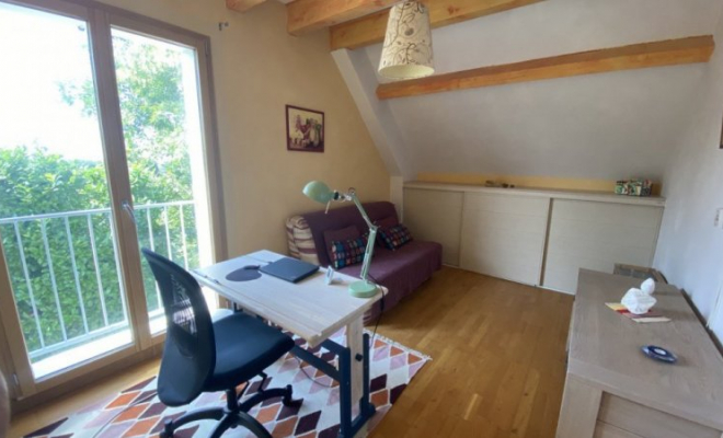 Maison spacieuse avec cinq chambres, au calme à Asnières-Lès-Dijon, terrasses sans vis à vis, jardin arboré et garage, Dijon, ARYA Immobilier