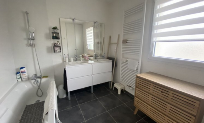 Villa Duplex de 88 m² avec très belles prestations, jardin , terrasse, cellier de stockage et stationnement., Dijon, ARYA Immobilier
