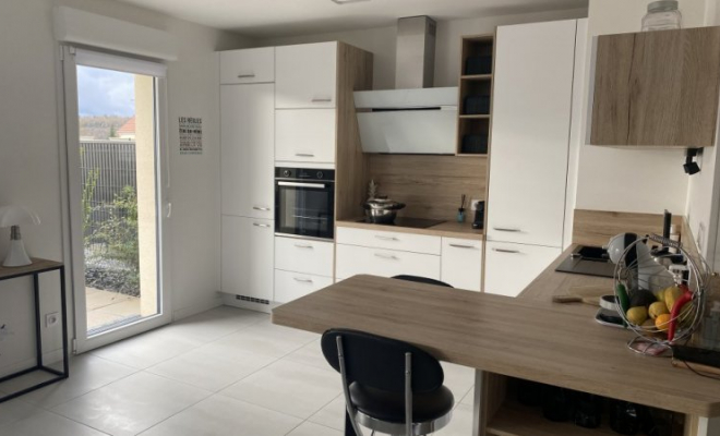 Villa Duplex de 88 m² avec très belles prestations, jardin , terrasse, cellier de stockage et stationnement., Dijon, ARYA Immobilier