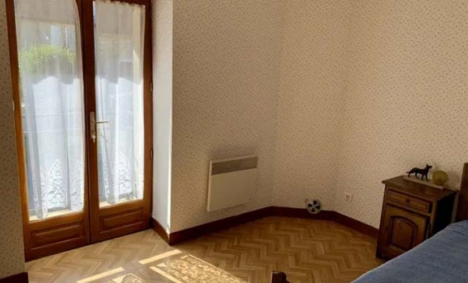 Charmante maison en pierre avec un beau terrain, au calme, Dijon, ARYA Immobilier