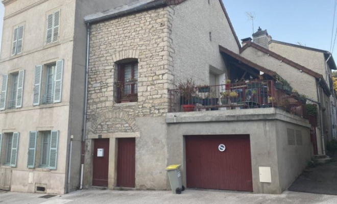Belle maison en pierre 90 m2, au calme, avec belle terrasse et terrain loisir, Plombières-Lès-Dijon, Dijon, ARYA Immobilier