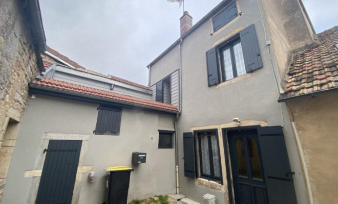 Charmante maison en pierre avec quatre chambres, grand balcon et garage, Fleurey-sur-Ouche, Dijon, ARYA Immobilier