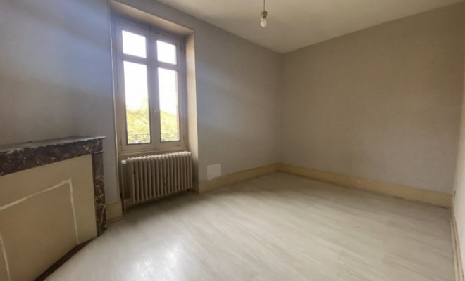 Maison spacieuse à Fleurey-Sur-Ouche, 5 chambres, beau jardin avec piscine, sous-sol, garage et caves, Dijon, ARYA Immobilier