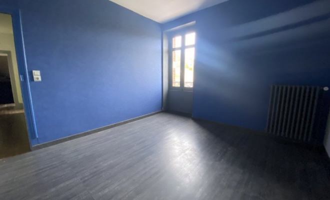 Maison spacieuse à Fleurey-Sur-Ouche, 5 chambres, beau jardin avec piscine, sous-sol, garage et caves, Dijon, ARYA Immobilier