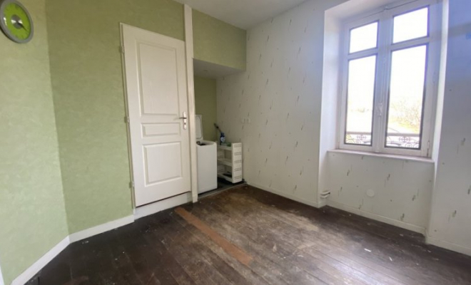 Maison spacieuse à Fleurey-Sur-Ouche, 5 chambres, beau jardin avec piscine, sous-sol, garage et caves, Dijon, ARYA Immobilier