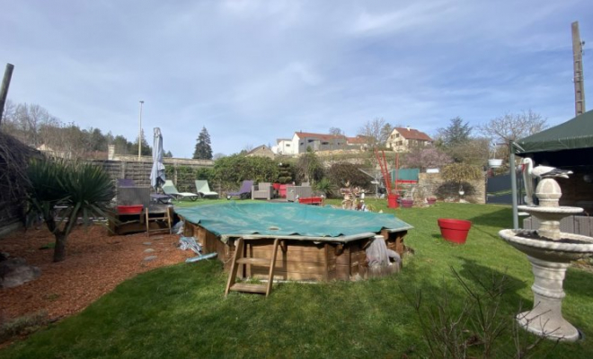 Maison spacieuse à Fleurey-Sur-Ouche, 5 chambres, beau jardin avec piscine, sous-sol, garage et caves, Dijon, ARYA Immobilier