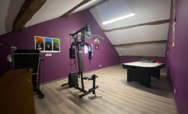 Maison spacieuse à Fleurey-Sur-Ouche, 5 chambres, beau jardin avec piscine, sous-sol, garage et caves, Dijon, ARYA Immobilier