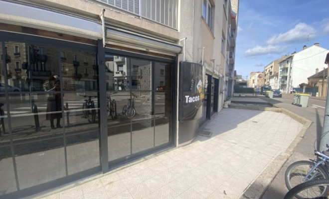 Local commercial de 103 m² proche wilson, avec terrasse, entrepôt cave, 3 stationnements privés., Dijon, ARYA Immobilier