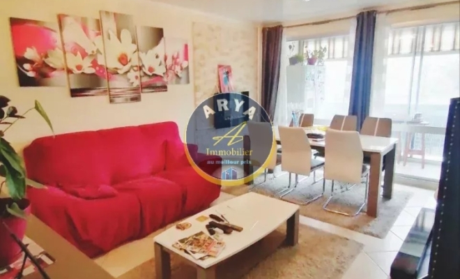 Joli T4 de 80 m² avec loggia fermée au 1er étage d'une copropriété sécurisée, ARYA IMMOBILIER, estimation gratuite sous 48h