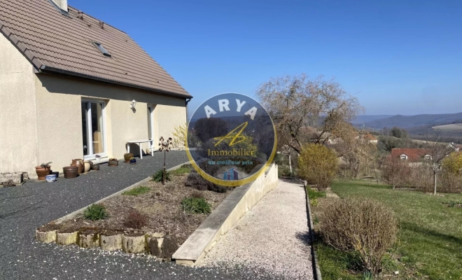 Maison avec belle vue à Gergueil, 4 chambres, grand terrain et sous-sol complet, ARYA Immobilier, estimation gratuite sous 48 h