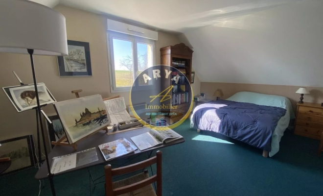 Maison avec belle vue à Gergueil, 4 chambres, grand terrain et sous-sol complet, ARYA Immobilier, estimation gratuite sous 48 h