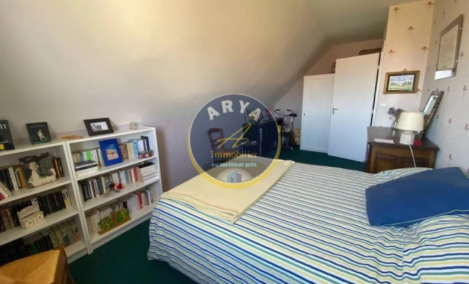 Maison avec belle vue à Gergueil, 4 chambres, grand terrain et sous-sol complet, ARYA Immobilier, estimation gratuite sous 48 h