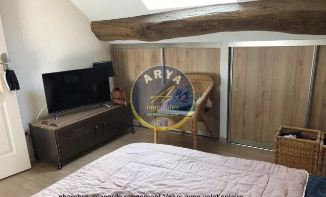 Ensemble immobilier 130 m2 dont 110 m2 habitable situé à Fleurey-sur-Ouche, entièrement rénové, composé d’une maison de village et d’un appartement, vendu loué, ARYA IMMOBILIER, estimation gratuite sous 48h