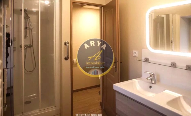 Ensemble immobilier 130 m2 dont 110 m2 habitable situé à Fleurey-sur-Ouche, entièrement rénové, composé d’une maison de village et d’un appartement, vendu loué, ARYA IMMOBILIER, estimation gratuite sous 48h
