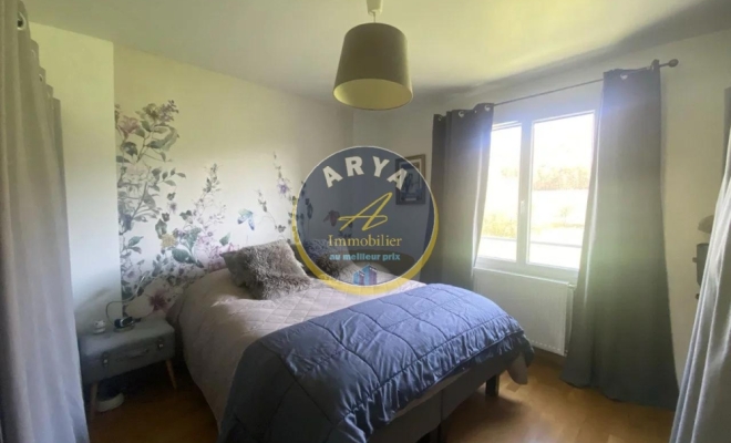 Belle maison de plain-pied, rénovée à neuve, trois chambres, belle vue, sous-sol complet, ARYA Immobilier, estimation gratuite sous 48 h