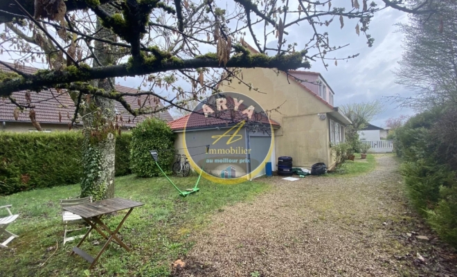Maison au calme à Talant, 4 chambres dont une au rez-de-chaussée, garage et beau jardin, ARYA Immobilier, estimation gratuite sous 48 h 