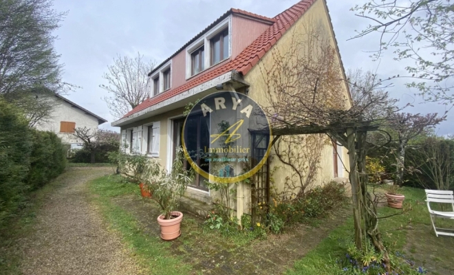 Maison au calme à Talant, 4 chambres dont une au rez-de-chaussée, garage et beau jardin, ARYA Immobilier, estimation gratuite sous 48 h 