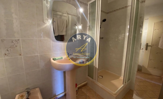 Bel appartement 65 m2 , deux chambres, balcon, cave, garage, ARYA Immobilier, estimation gratuite sous 48 h