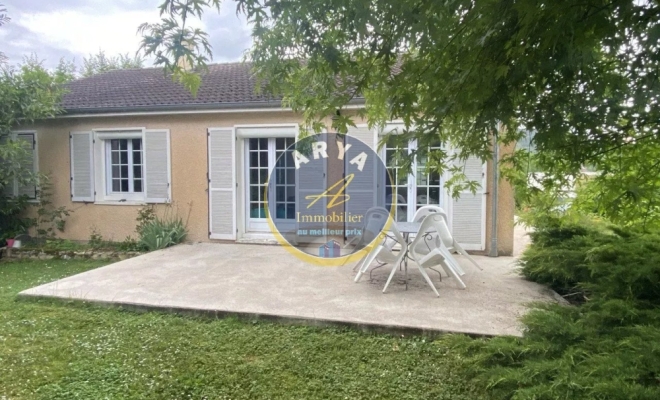 Belle maison de plain-pied, belle terrasse intime, beau terrain clos de 1000 m2, 4 chambres, garage, sous -sol complet, à Fleurey-sur-Ouche, ARYA IMMOBILIER, estimation gratuite sous 48h