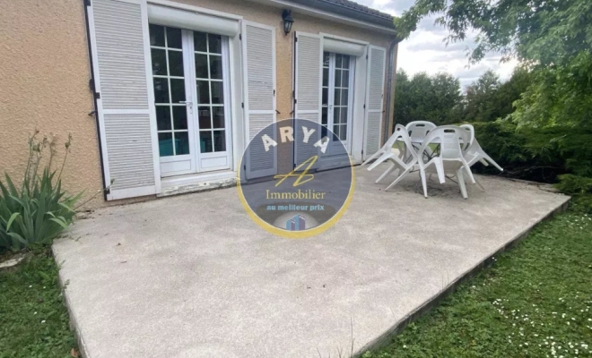 Belle maison de plain-pied, belle terrasse intime, beau terrain clos de 1000 m2, 4 chambres, garage, sous -sol complet, à Fleurey-sur-Ouche, ARYA IMMOBILIER, estimation gratuite sous 48h